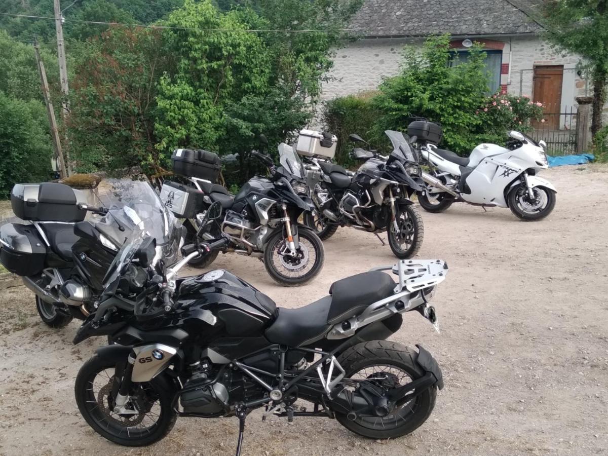 Le Relais Des Capucines Bed & Breakfast Largnac Exterior photo